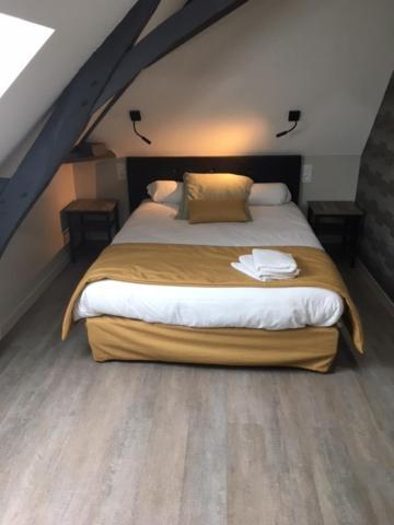 Le Relais Hotel Saint-Quentin-les-Anges Exterior foto