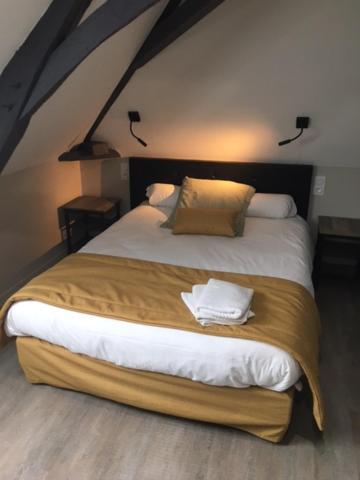 Le Relais Hotel Saint-Quentin-les-Anges Exterior foto